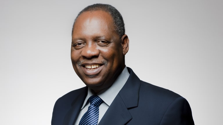  Cameroun- Justice: l’ancien président de la Caf, Issa Hayatou réhabilité par le TAS!