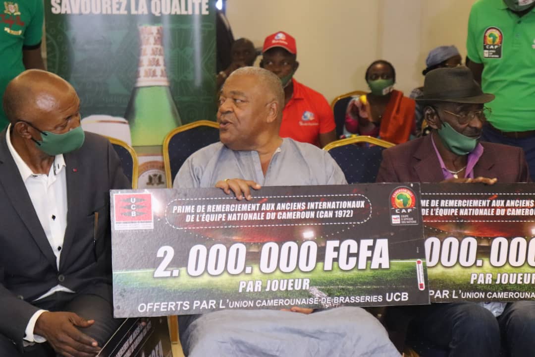 Cameroun- Recompense: UCB offre une prime de 2 millions de fraancs à chacun des lions indomptables de 1972. Actualité au Cameroun