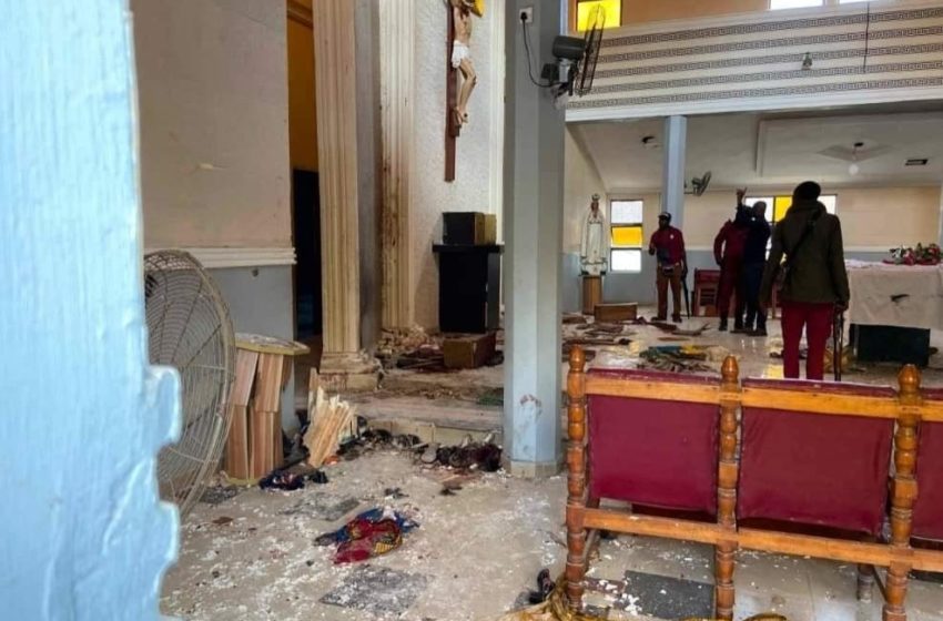  Nigeria: l’attaque d’une église fait une cinquantaine de morts