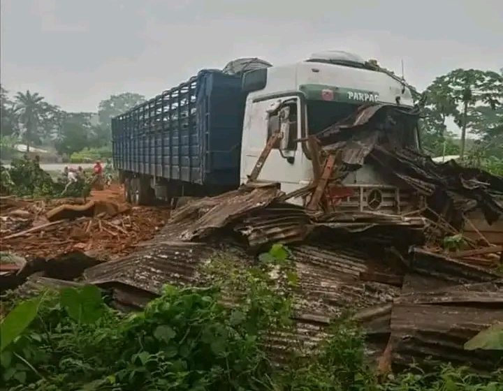  Drame : un camion fait 3 morts sur l’axe Abong-Mbang