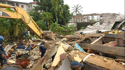  Cameroun – Immeuble effondré à Douala: déjà 42 morts