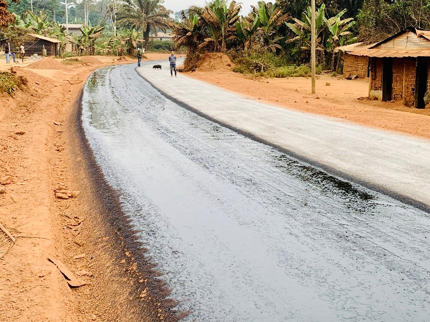 Route Doum-Yen : Ca roule déjà sur du bitume. Actualité au Cameroun