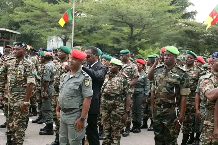 Garnison militaire de Douala : le MINDEF honore les personnels promus
