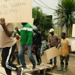 Douala : des habitants, privés de leur terrain, en colère ! Actualité du Cameroun