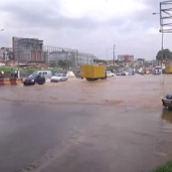 Inondation en plein centre ville : la honte des yaoundéens. Actualité au Cameroun