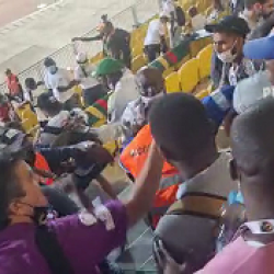 Cameroun-Can 2021: bagarre entre journalistes au stade Omnisports de Yaoundé.Actualité au Cameroun