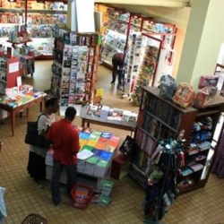 Les libraires plaident pour les livres uniquement en librairie. Actualités au Cameroun