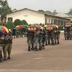 Cameroun - Douanes: Honneurs militaires à deux douaniers tombés au front. Actualité au Cameroun